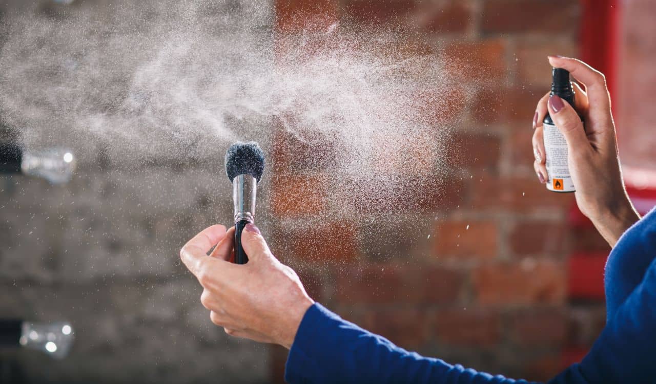 Cleaning The Makeup Brush