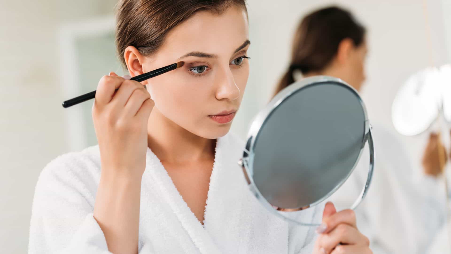 Best Makeup Mirrors Reviewed and Rated in 2023 – TheFitBay