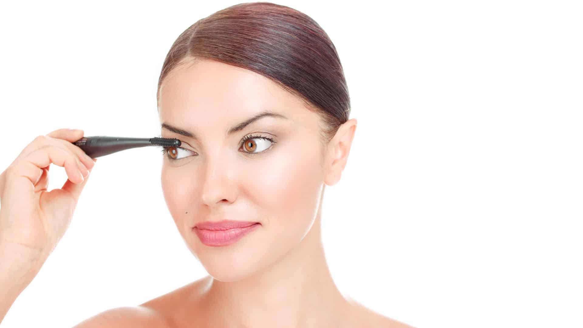 Best Heated Eyelash Curlers Reviewed in 2022 TheFitBay