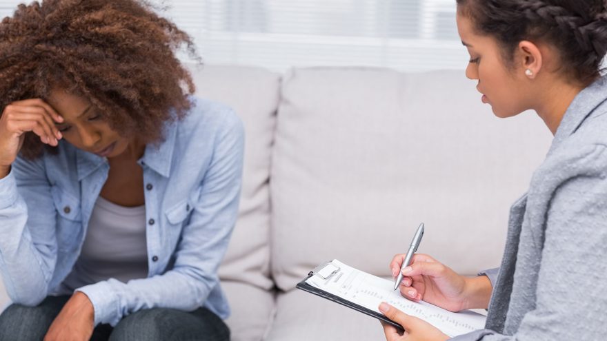 Using Hypnosis for Better Sleep woman with therapist